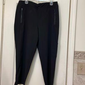Chico’s black Zenergy crop pants, size2 (12)
